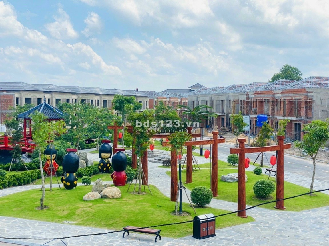 Bán Biệt Thự Sân Vườn Siêu Vip - 200m2 tại Bình Dương trực tiếp F0 từ chủ đầu tư - SHR, Góp 18 tháng