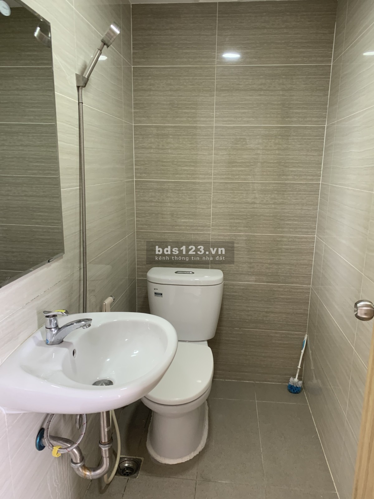 Share phòng với nữ trong căn hộ La astoria 3, dùng wc riêng