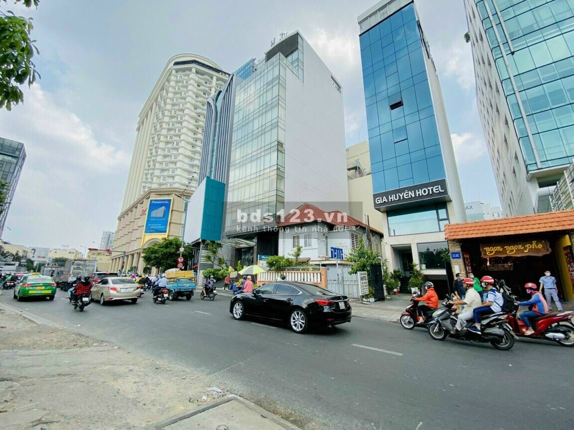 Chính chủ bán gấp nhà mặt tiền ĐỒNG NAI đường 25m , DT: 18X30M , DTCN: 530m2 , Giá : 180 Tỷ