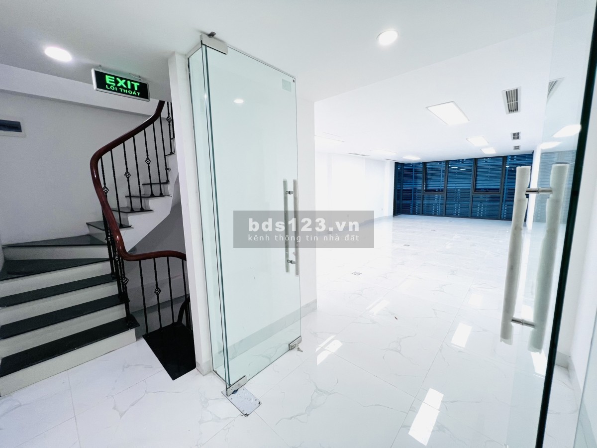 Chính chủ cần cho thuê văn phòng 21 Lê Văng Lương, giá tốt thị trường