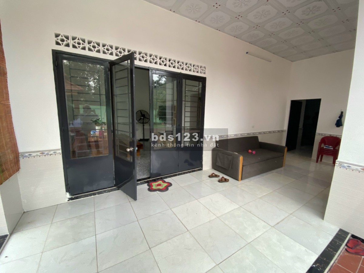 Bán đất Bình Dương. Vỡ nợ ngân hàng nên cần bán gấp nhà cấp vườn xây tâm huyết