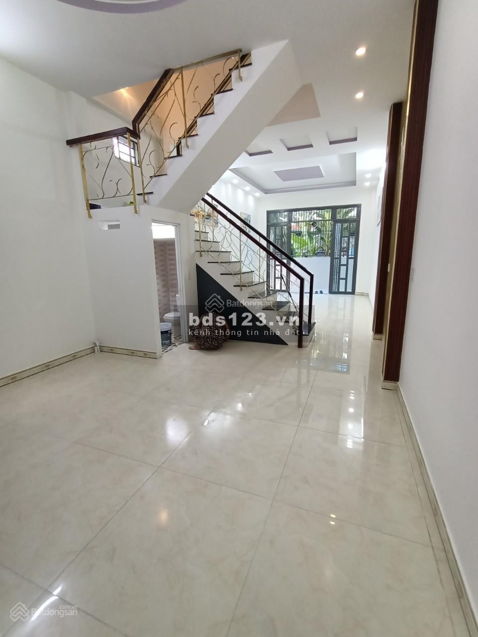 Cần bán nhà hẻm xe hơi Quận Gò Vấp, giá chỉ 4.9 tỷ, pháp lí sạch sẽ