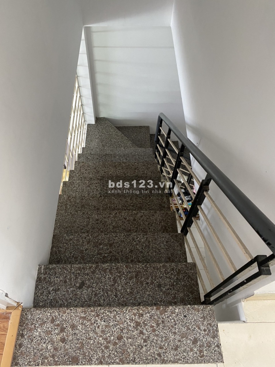Bán nhà 2 tầng 2 mặt kiệt 572/65 Ông Ích Khiêm, khu an ninh