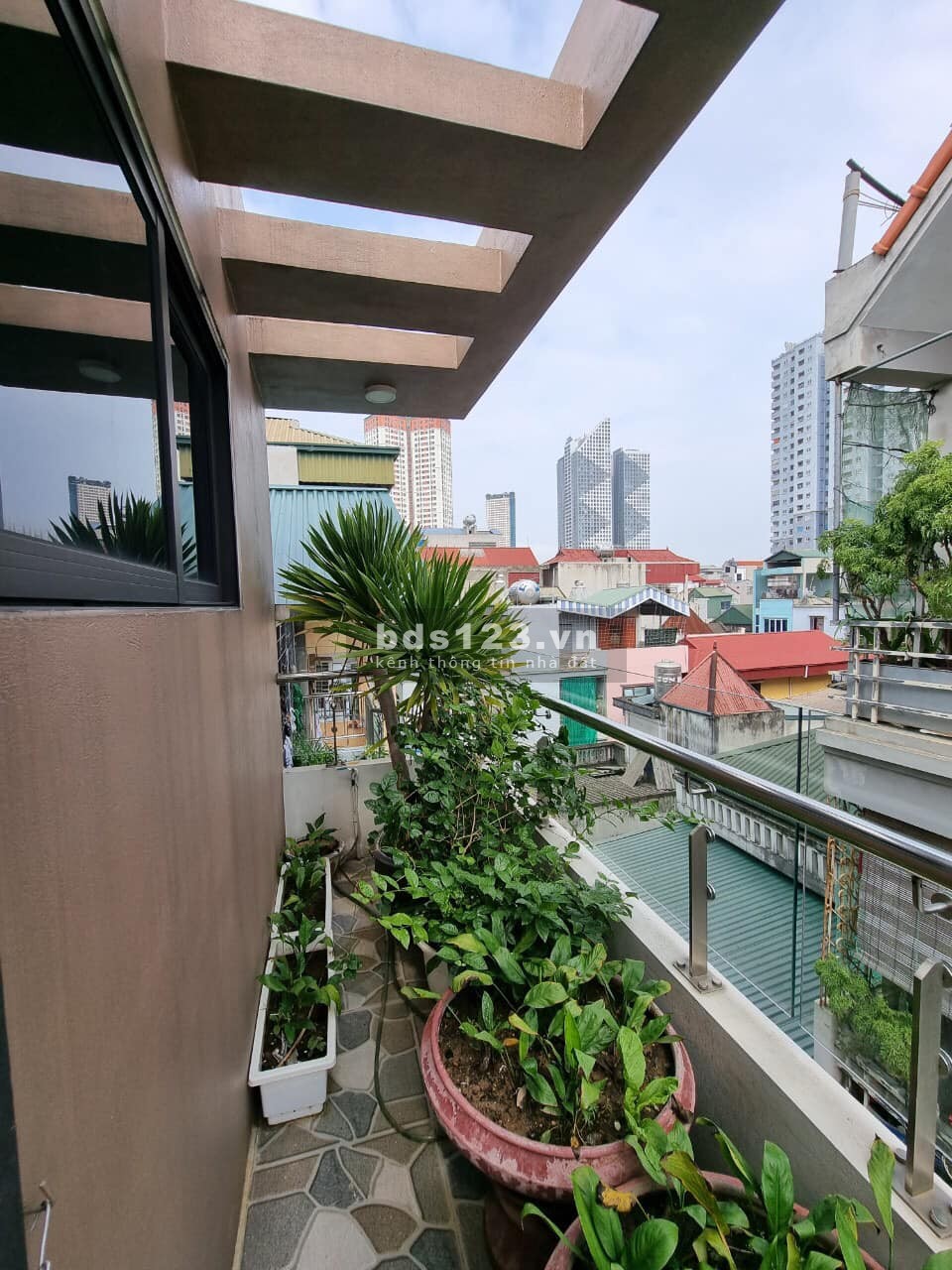 Bán nhà Thịnh Quang, oto đỗ cửa, ngõ thông, Dt 40m, giá chỉ 5 tỷ.