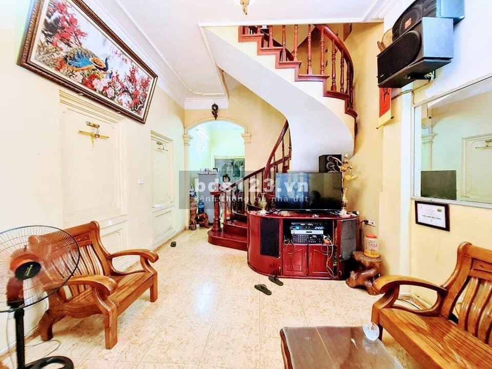 Chính chủ bán nhà Hoàng Mai diện tích 33m2 xây 6 tầng mới đẹp full nội thất