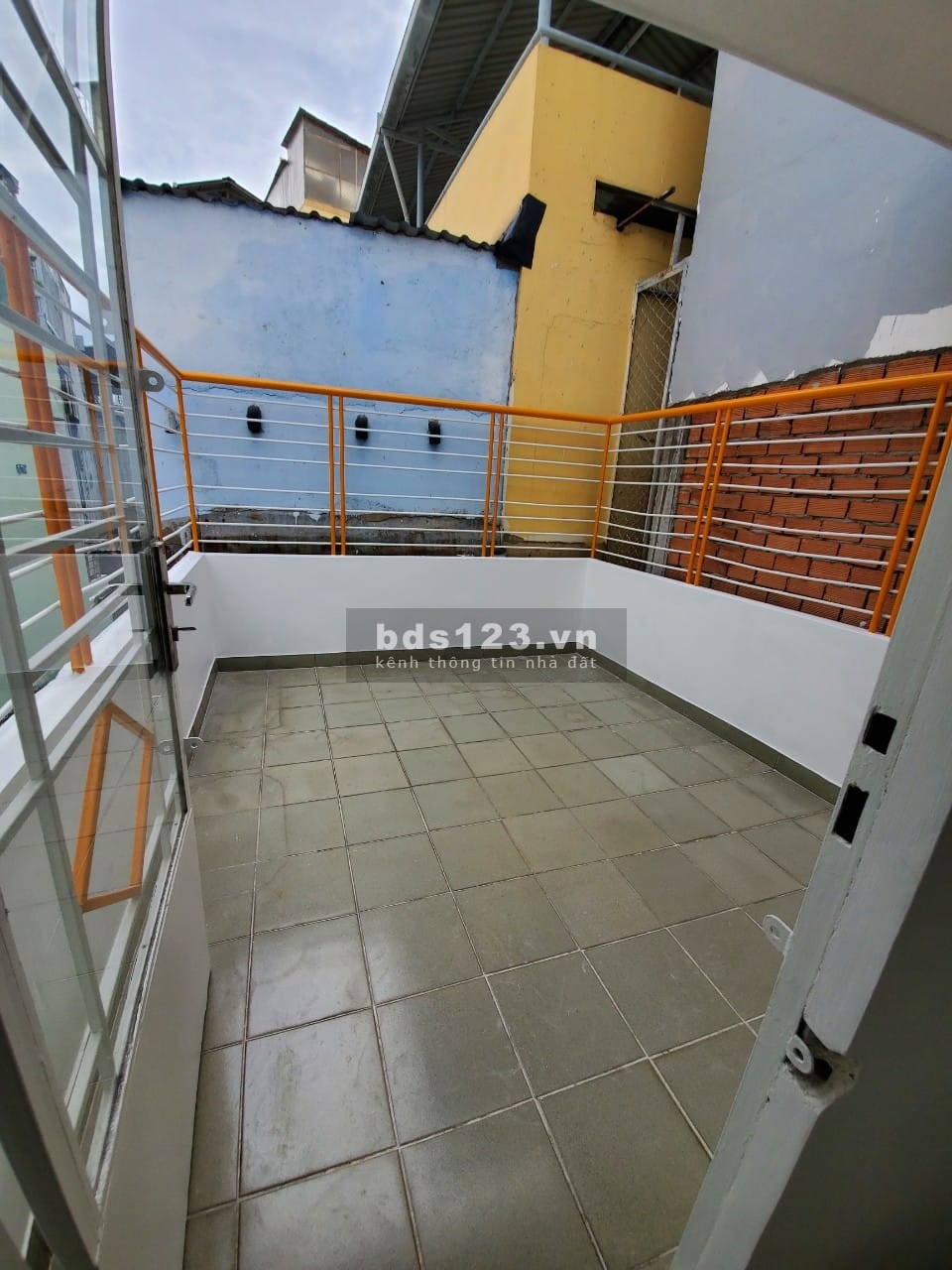 Nhà giá rẻ, hẻm thông vĩnh viễn, quận 10, gần chợ trường học, bệnh viện, nhiều tiện ích
