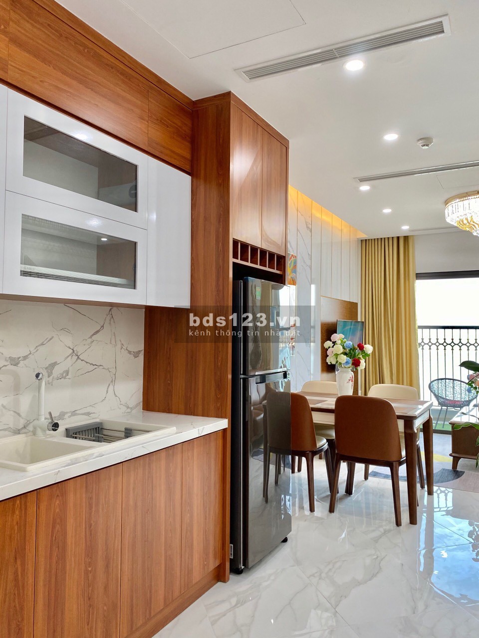 Chính chủ cho thuê FLC 265 Cầu Giấy căn góc 3PN full nội thất giá rẻ 18tr vào luôn. LH 0399437089