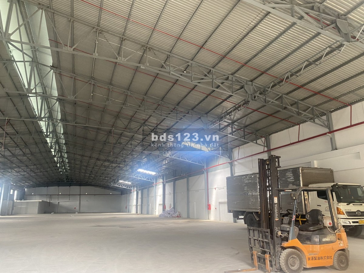 Giá rẻ! Cho thuê 3200m2 kho Nguyễn Cửu Phú, Tân Tạo, Quận Bình Tân, TPHCM