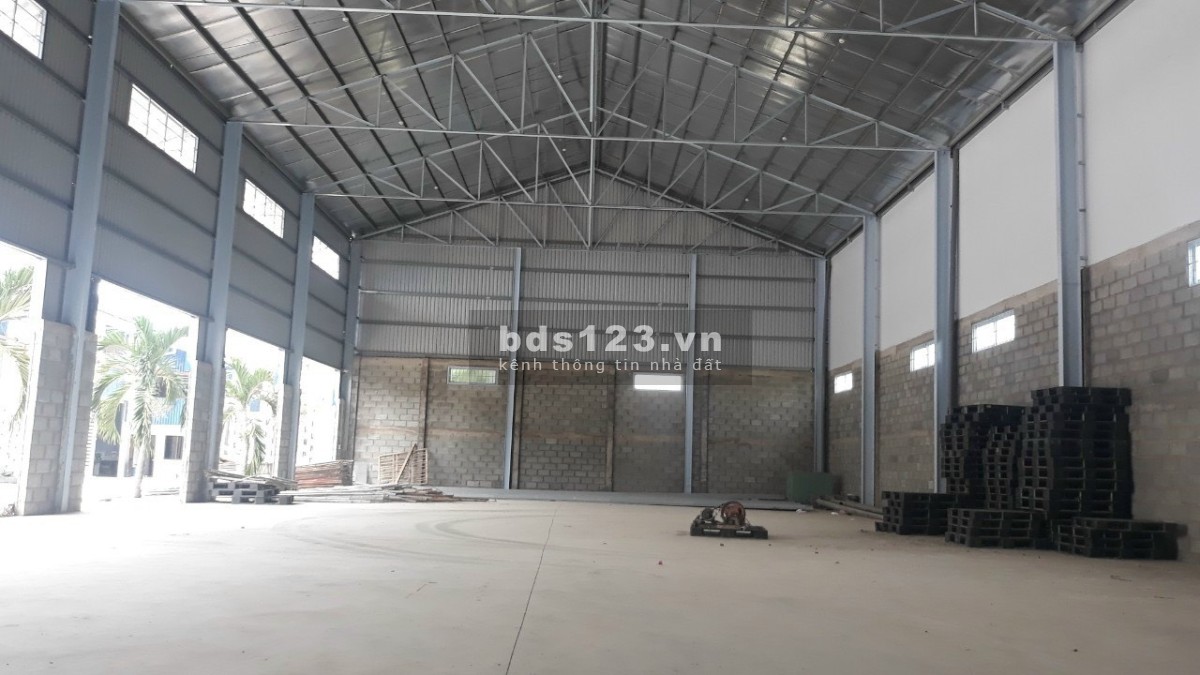 Cho thuê 1000m2 kho kho mặt tiền Quốc Lộ 50, Cần Giuộc, Long An