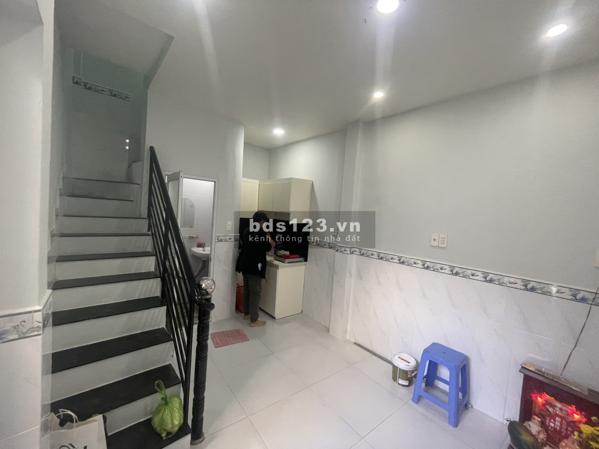 Cho thuê nhà mặt tiền nguyên căn Bùi Minh Trực, Quận 8, khu an ninh