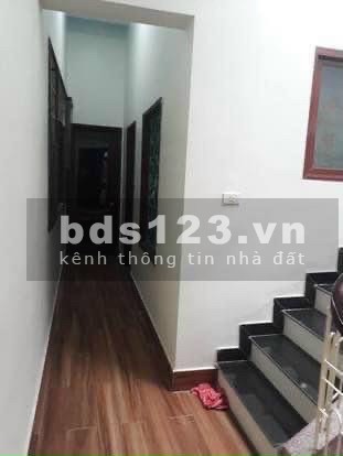 Chính chủ cần bán căn nhà 2 mặt tiền ngay ngã tư Cầu Cất, mặt sau có view hồ rất đẹp