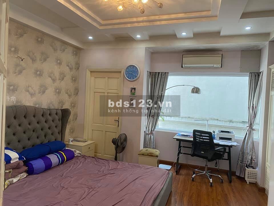 Bán gấp nhà Lạc Long Quân ven hồ Tây, gần phố lớn DT 48,5m², giá chỉ tầm 5 tỷ, LH 0865775442