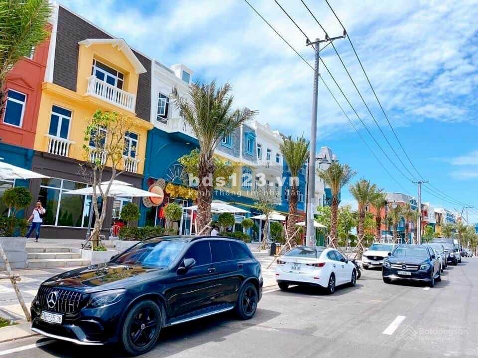 Căn HOT Shophouse Wonderland Hồ Tràm, ngay mặt tiền Đường Ven Biển, Cam Kết Thuê 3,6 tỷ. Giá 12,8 tỷ