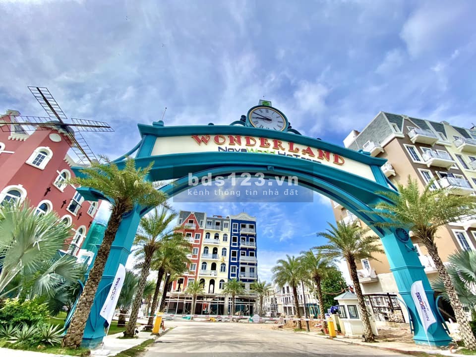 Căn HOT Shophouse Wonderland Hồ Tràm, ngay mặt tiền Đường Ven Biển, Cam Kết Thuê 3,6 tỷ. Giá 12,8 tỷ