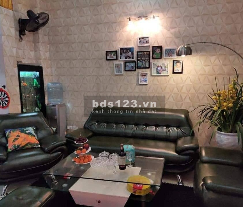 Bán gấp nhà Lạc Long Quân ven hồ Tây, gần phố lớn DT 48,5m², giá chỉ tầm 5 tỷ, LH 0865775442