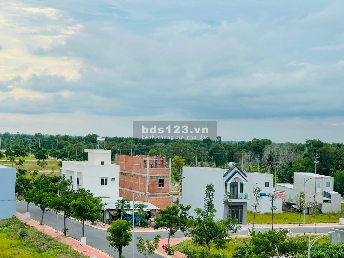 Bán lô góc mặt tiền đường số 1 Gadden Riverside lh 0902967594