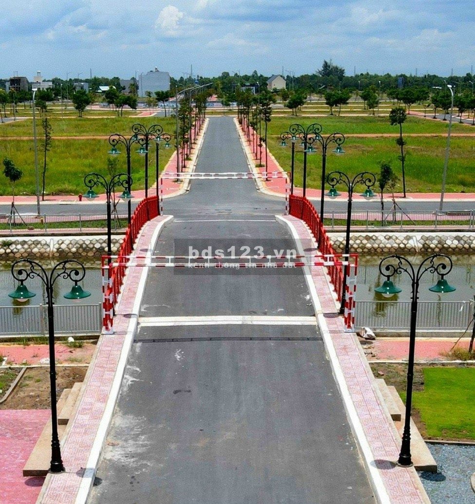 Bán lô góc mặt tiền đường số 1 Gadden Riverside lh 0902967594