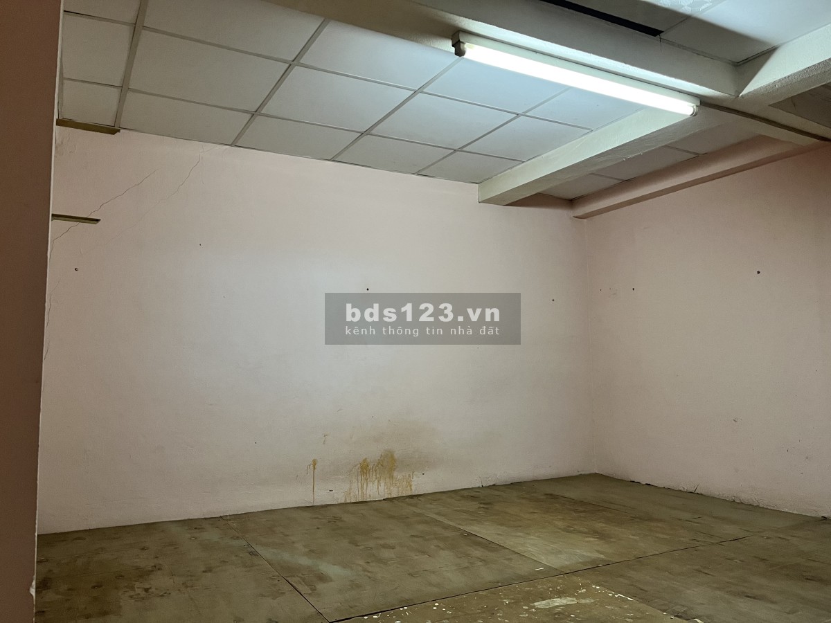 Cho thuê nhà trọ WC trong nhà gác lửng, tầng trệt, ngay chợ Hồ Ngọc Lãm