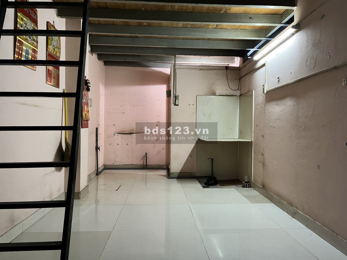 Cho thuê nhà trọ WC trong nhà gác lửng, tầng trệt, ngay chợ Hồ Ngọc Lãm