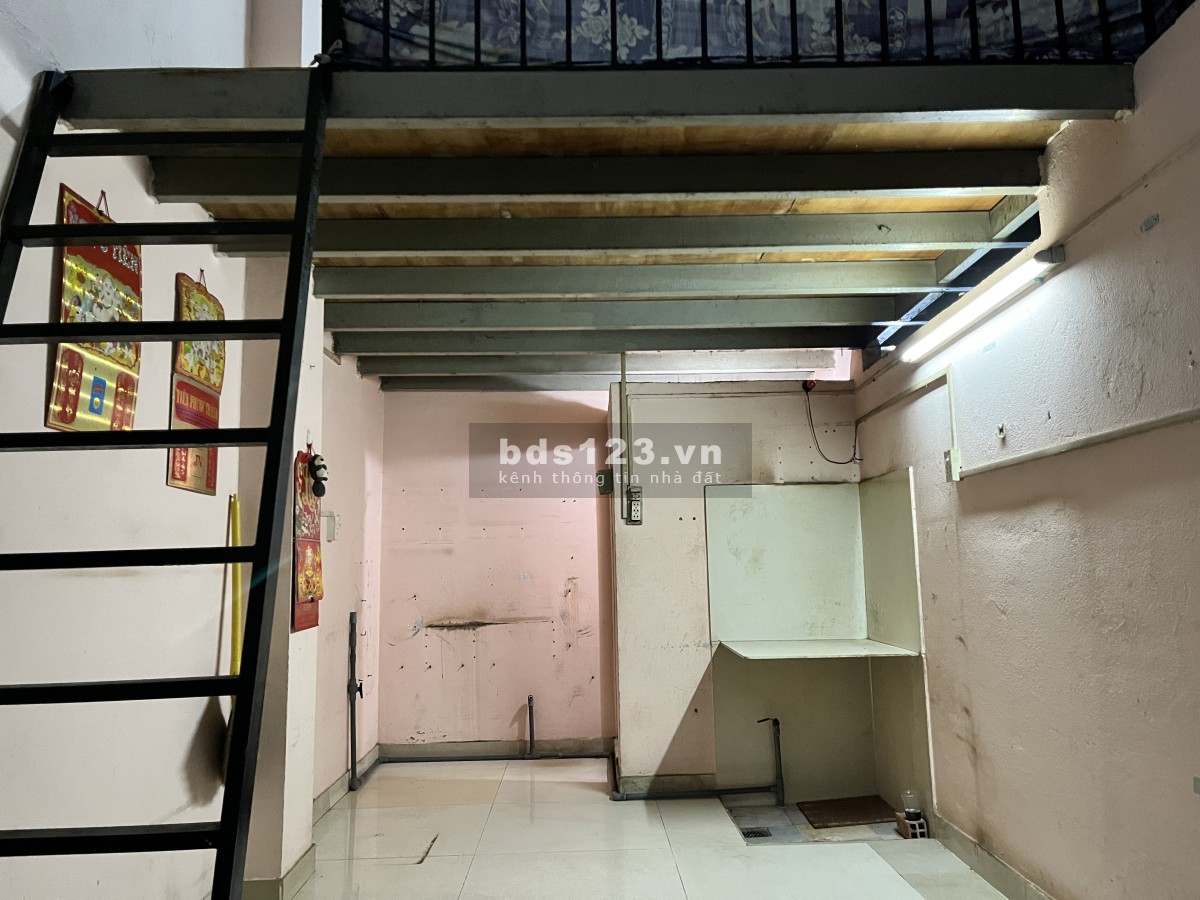 Cho thuê nhà trọ WC trong nhà gác lửng, tầng trệt, ngay chợ Hồ Ngọc Lãm