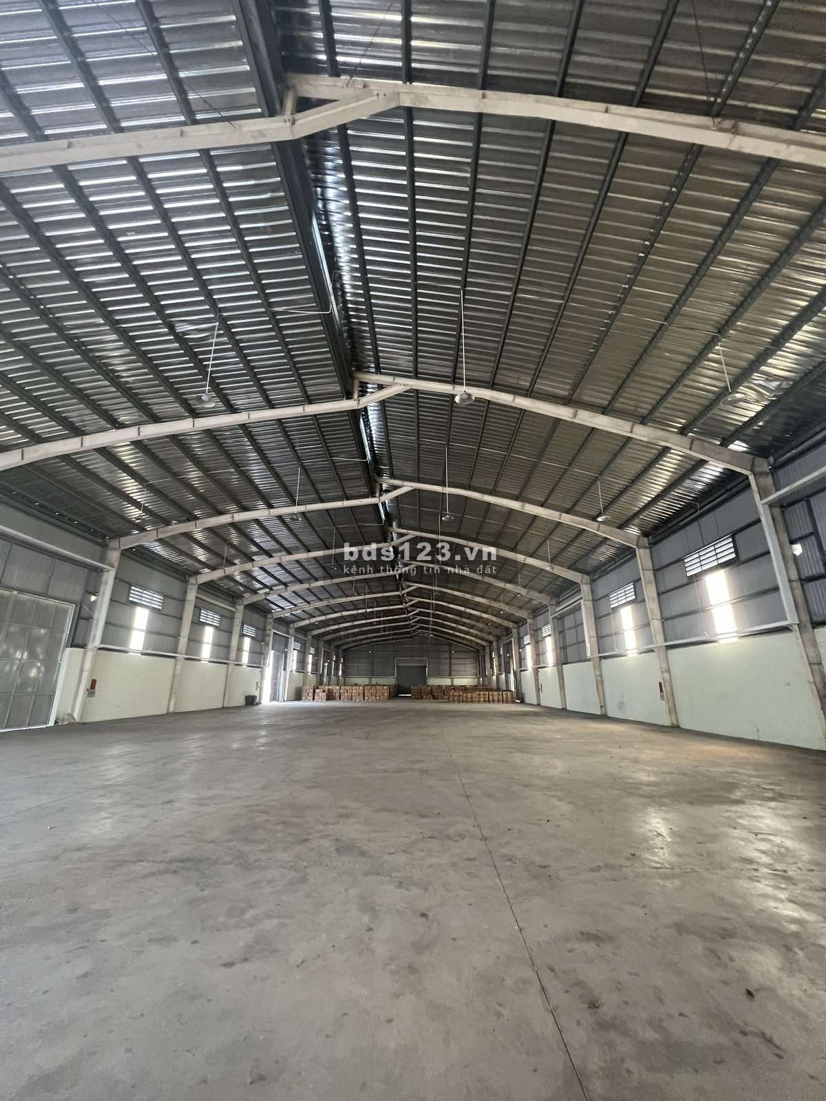 Cho thuê 1500m2 - 1700m2 kho KCN Tân Kim, Cần Giuộc, Long An