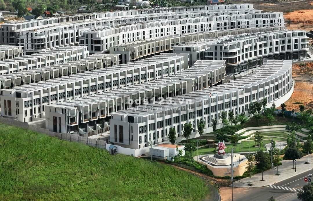 Shophouse trung tâm tổ hợp giải trí lớn bậc nhất Mũi Né, giá chỉ từ 7 TỶ - Sổ đỏ từng căn