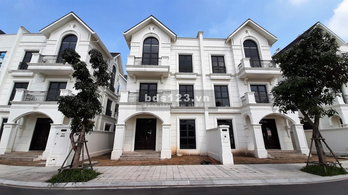 Biệt thự mặt Hồ Ngọc Trai tiểu khu San Hô giá 28.8 tỷ tại Vin Gia Lâm (0985 941715)