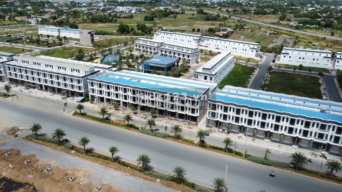 Đầu tư lướt sóng xin bỏ qua bài đăng này. Người có tầm nhìn đừng bỏ lỡ! Đất 5x18 ngay chợ Hưng Long
