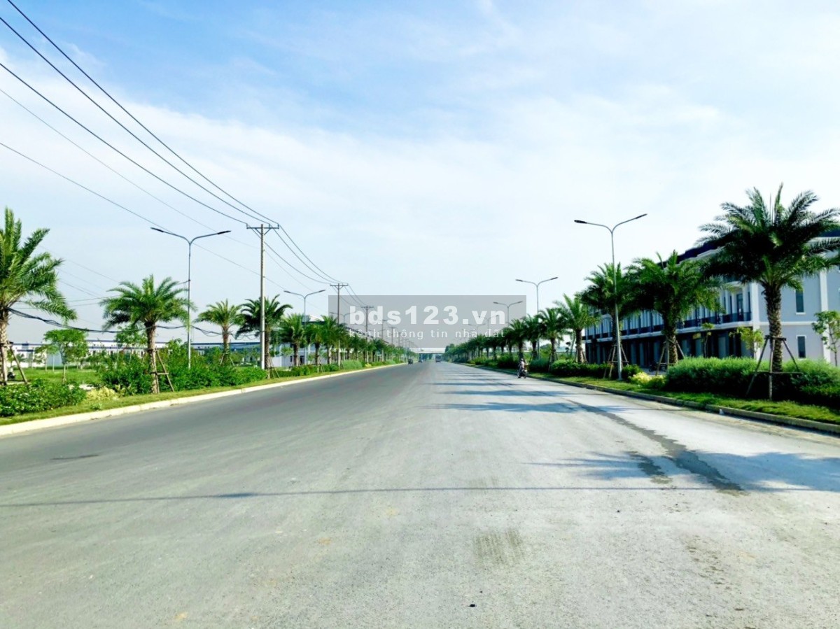 Đầu tư lướt sóng xin bỏ qua bài đăng này. Người có tầm nhìn đừng bỏ lỡ! Đất 5x18 ngay chợ Hưng Long