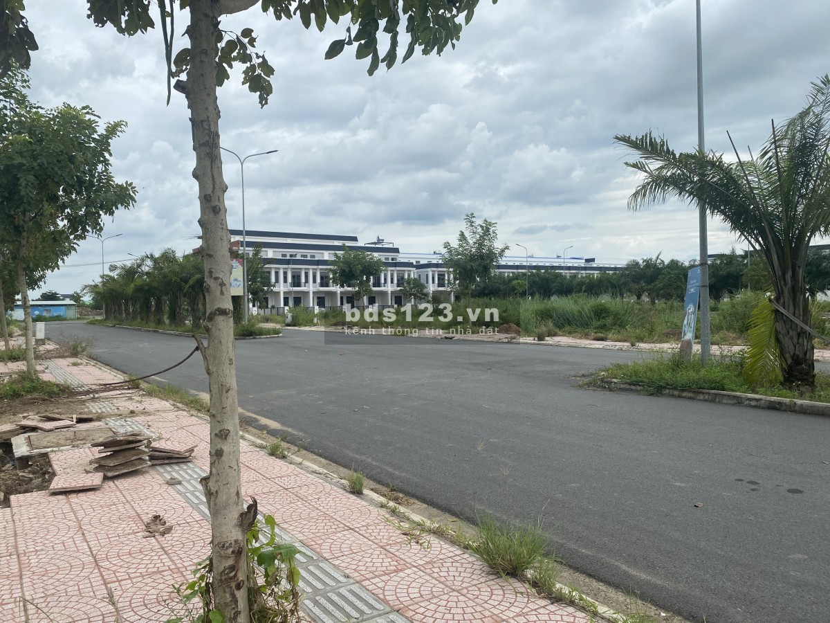 Đầu tư lướt sóng xin bỏ qua bài đăng này. Người có tầm nhìn đừng bỏ lỡ! Đất 5x18 ngay chợ Hưng Long