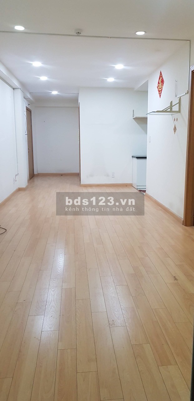 Chính chủ cần bán nhanh chung cư Starlight Q6 2PN , căn góc 2 view thoáng đẹp chỉ 2 tỷ hơn