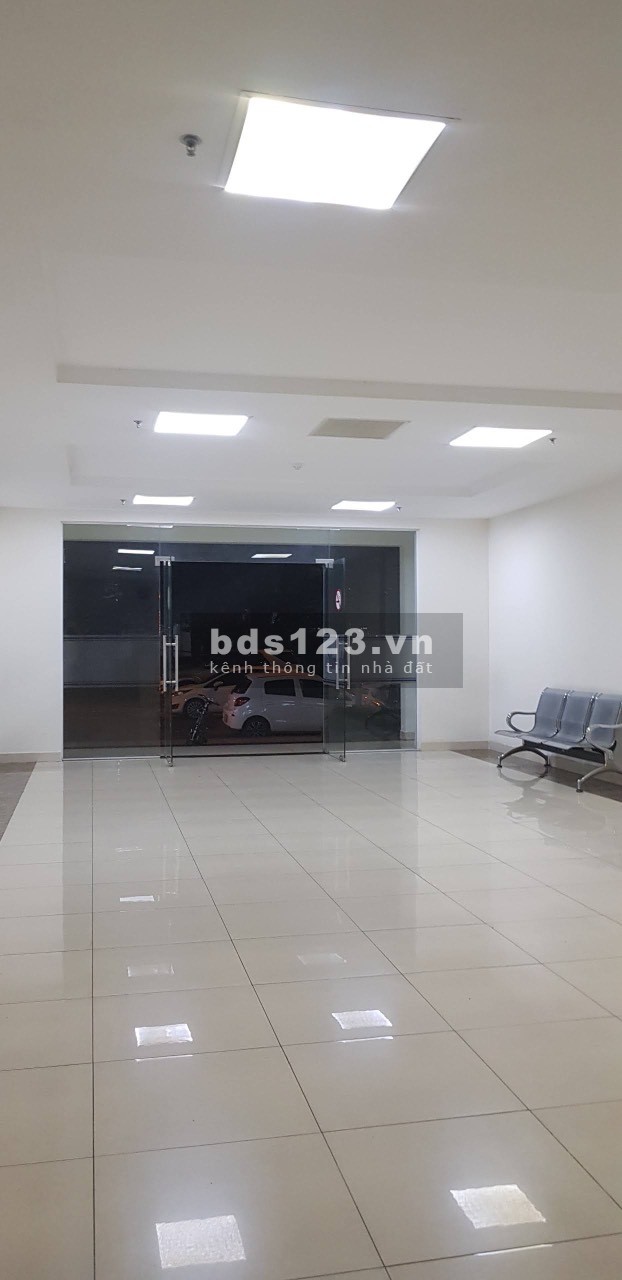 Chính chủ cần bán nhanh chung cư Starlight Q6 2PN , căn góc 2 view thoáng đẹp chỉ 2 tỷ hơn