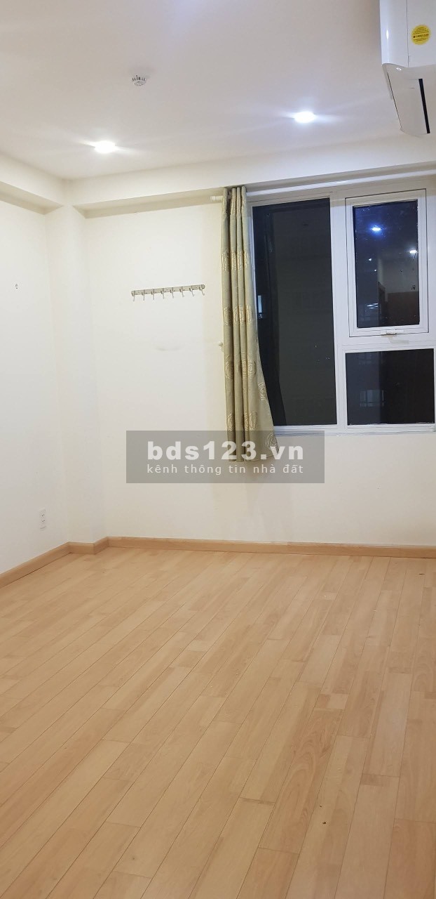 Chính chủ cần bán nhanh chung cư Starlight Q6 2PN , căn góc 2 view thoáng đẹp chỉ 2 tỷ hơn