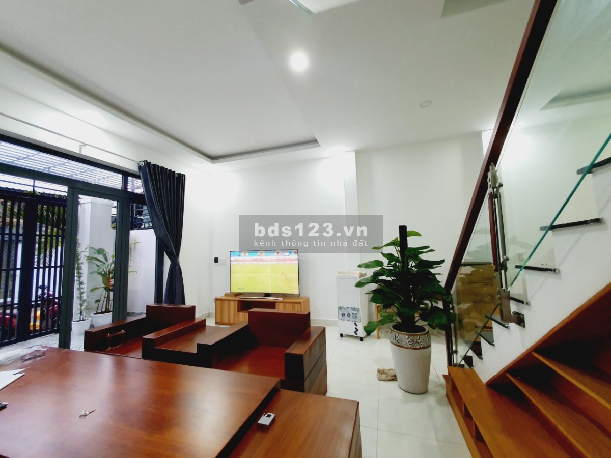 Bán nhà Tăng Nhơn Phú B, không có căn thứ 2, DT 72m² x 2 tầng, HXH quay đầu, giá chỉ 4,2 tỷ