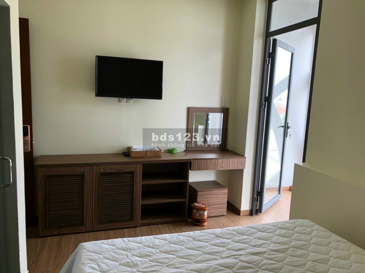 Bán khách sạn đường Số 8, DT: 6.5x25m, 6 lầu thang máy, full nội thất
