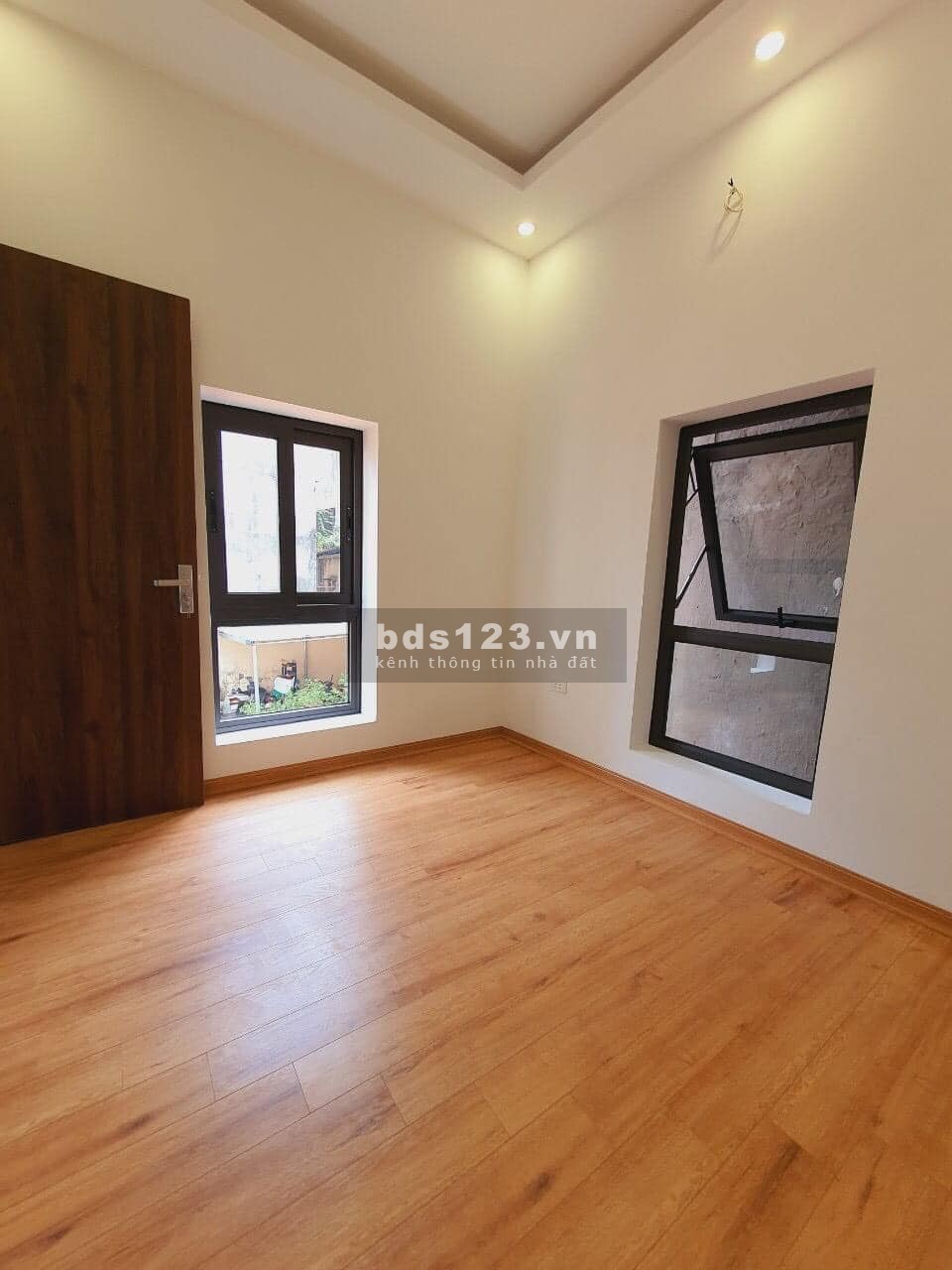 Bán nhà Thái Hà, ngõ rộng ô tô vào nhà, 5 PN, DT 35m² x 4 tầng, MT 3,4m giá bán chỉ 8,6 tỷ