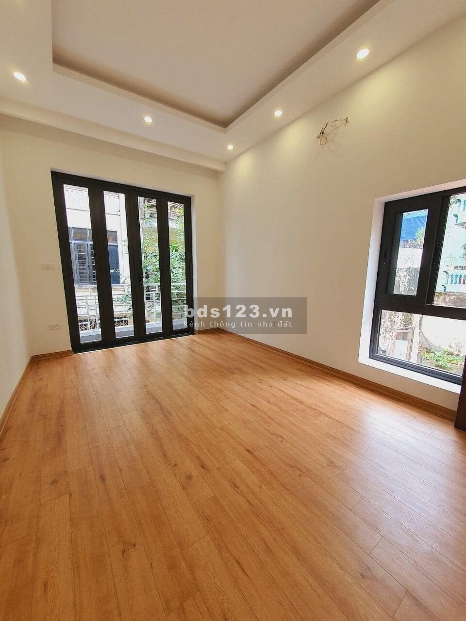 Bán nhà Thái Hà, ngõ rộng ô tô vào nhà, 5 PN, DT 35m² x 4 tầng, MT 3,4m giá bán chỉ 8,6 tỷ