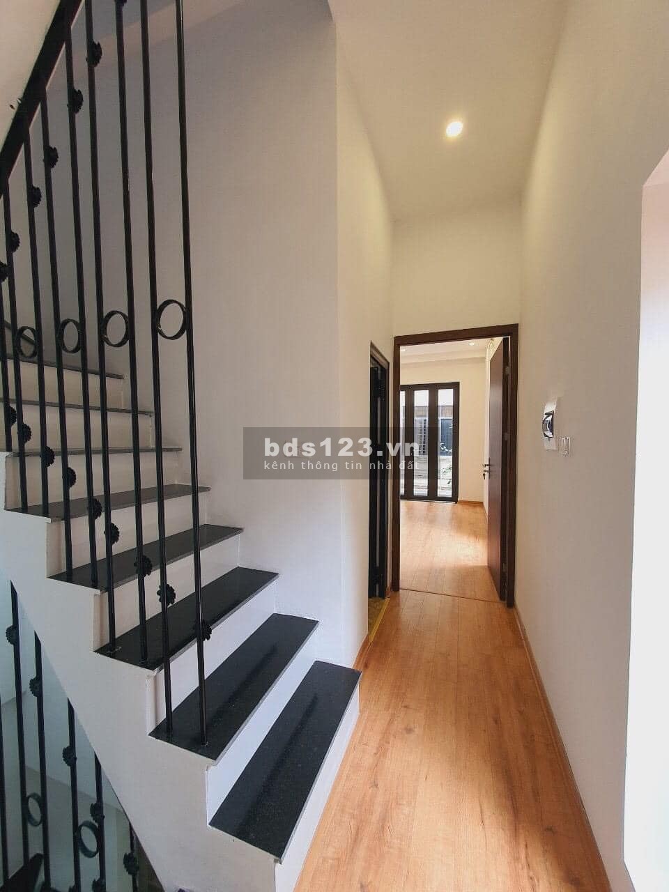 Bán nhà Thái Hà, ngõ rộng ô tô vào nhà, 5 PN, DT 35m² x 4 tầng, MT 3,4m giá bán chỉ 8,6 tỷ