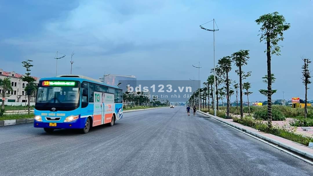 Đất kinh doanh vị trí siêu đẹp, đất đang cần bán gấp, lh 0822899699
