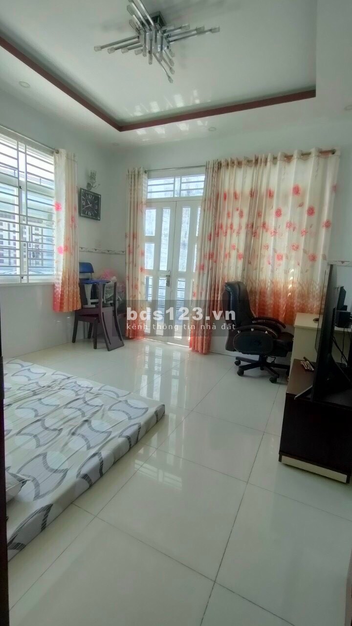 Bán nhà 1 lầu 1 sân thượng hẻm xe hơi Lưu Hữu Phước P15 Quận 8