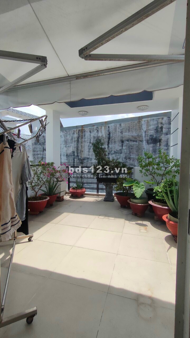 Bán nhà 1 lầu 1 sân thượng hẻm xe hơi Lưu Hữu Phước P15 Quận 8