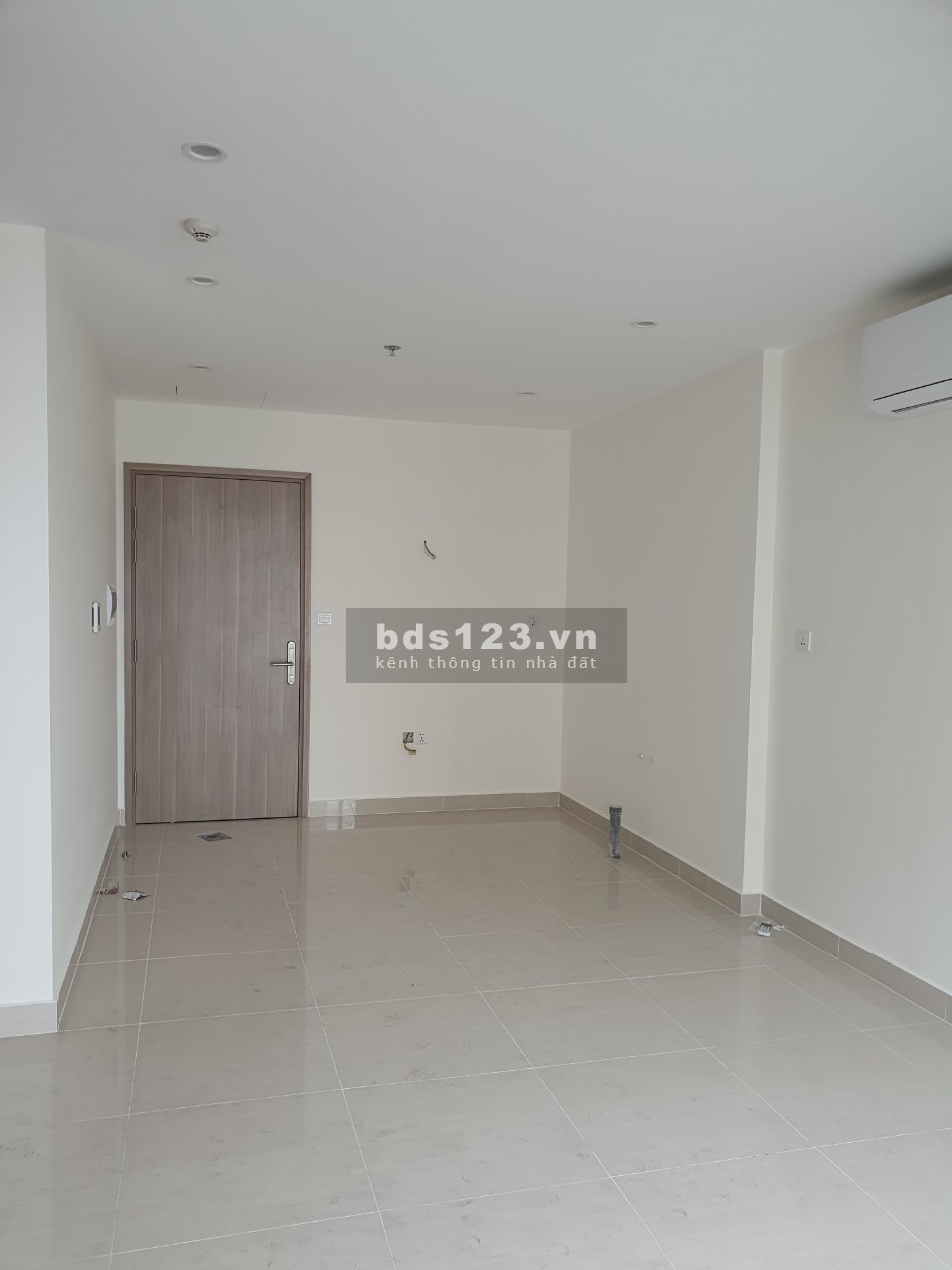 Chính chủ cần bán nhanh căn hộ 3PN2VS giá siêu rẻ chỉ 2.35 tỷ Vinhomes Ocean Park.