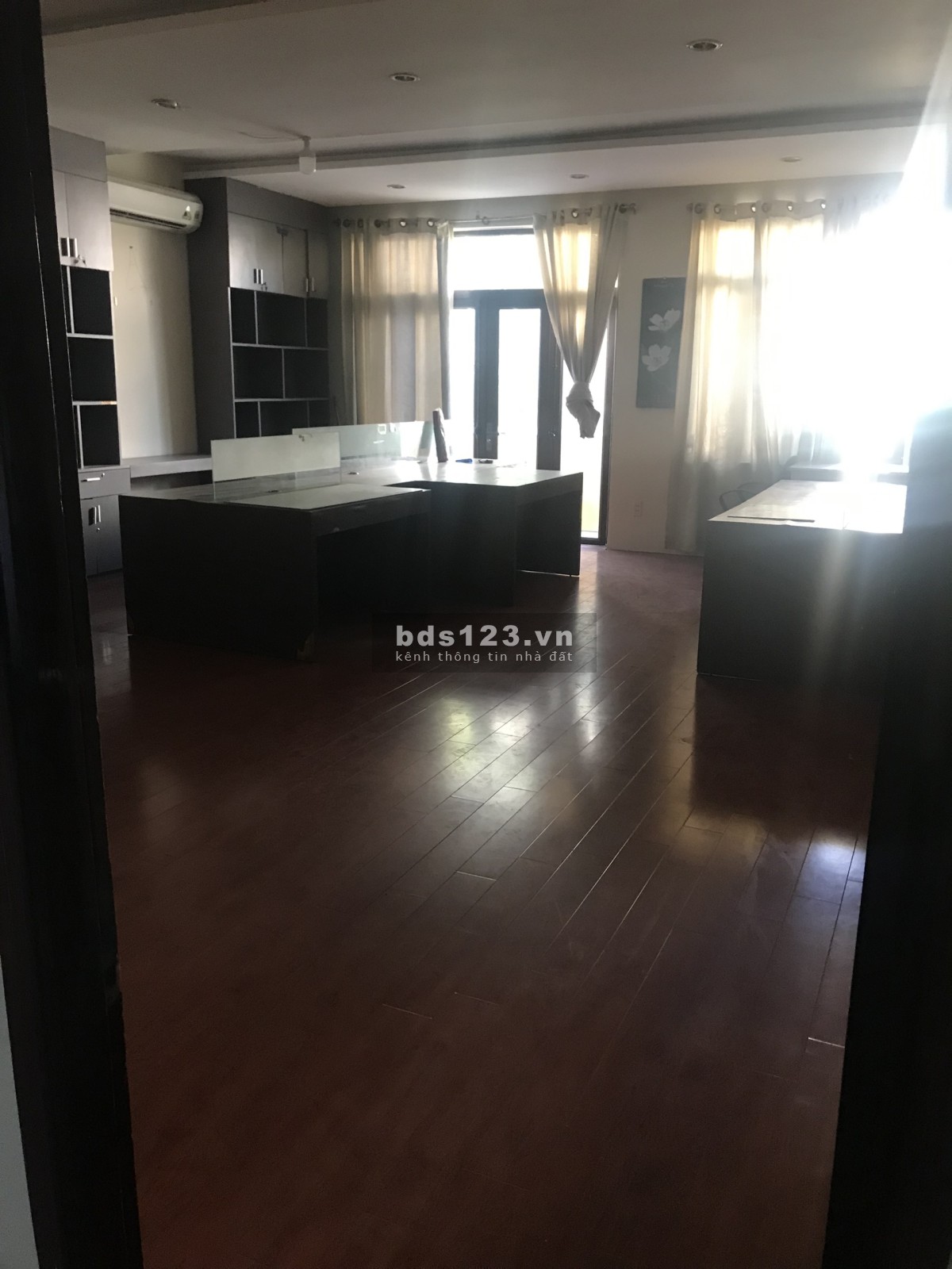Bán nhà mặt mặt tiền Triệu Nữ Vương, 3 tầng giá sụp hầm, sát gần đường Hùng Vương