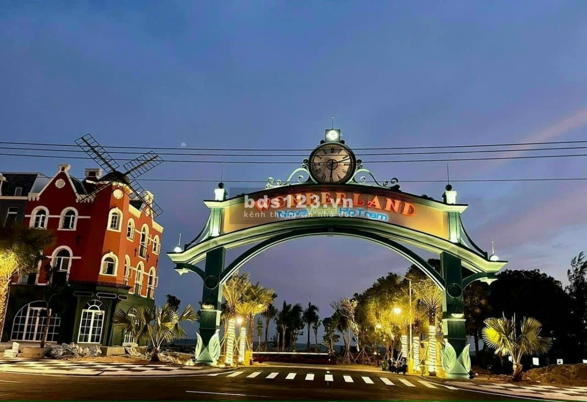 Bán gấp Shophouse mặt biển Wonderland Nova Hồ Tràm 7x17 có sẵn HĐ thuê 60tr/tháng giá 13.9 tỷ full