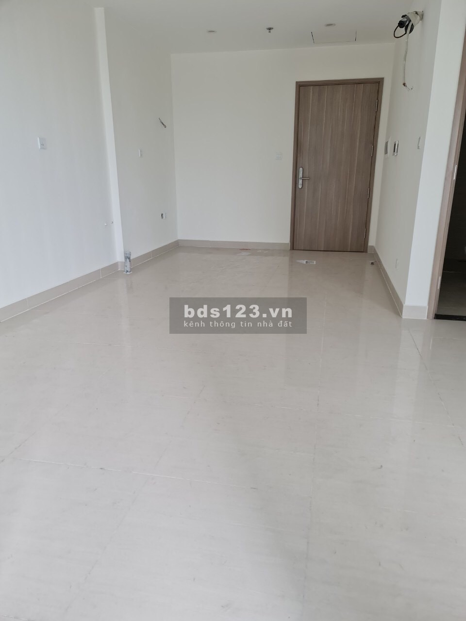 Cần tiền kinh doanh gia đình cần bán gấp căn hộ 2PN2VS giá cực rẻ chỉ 1.9 tỷ Vinhomes Ocean Park
