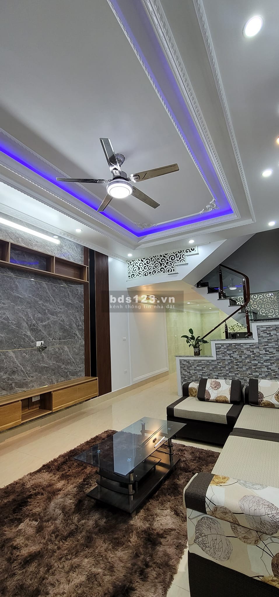 Bán nhà Phú Diễn, ngõ thông, ô tô, gần phố, giá 4,2 tỷ đồng thượng lượng