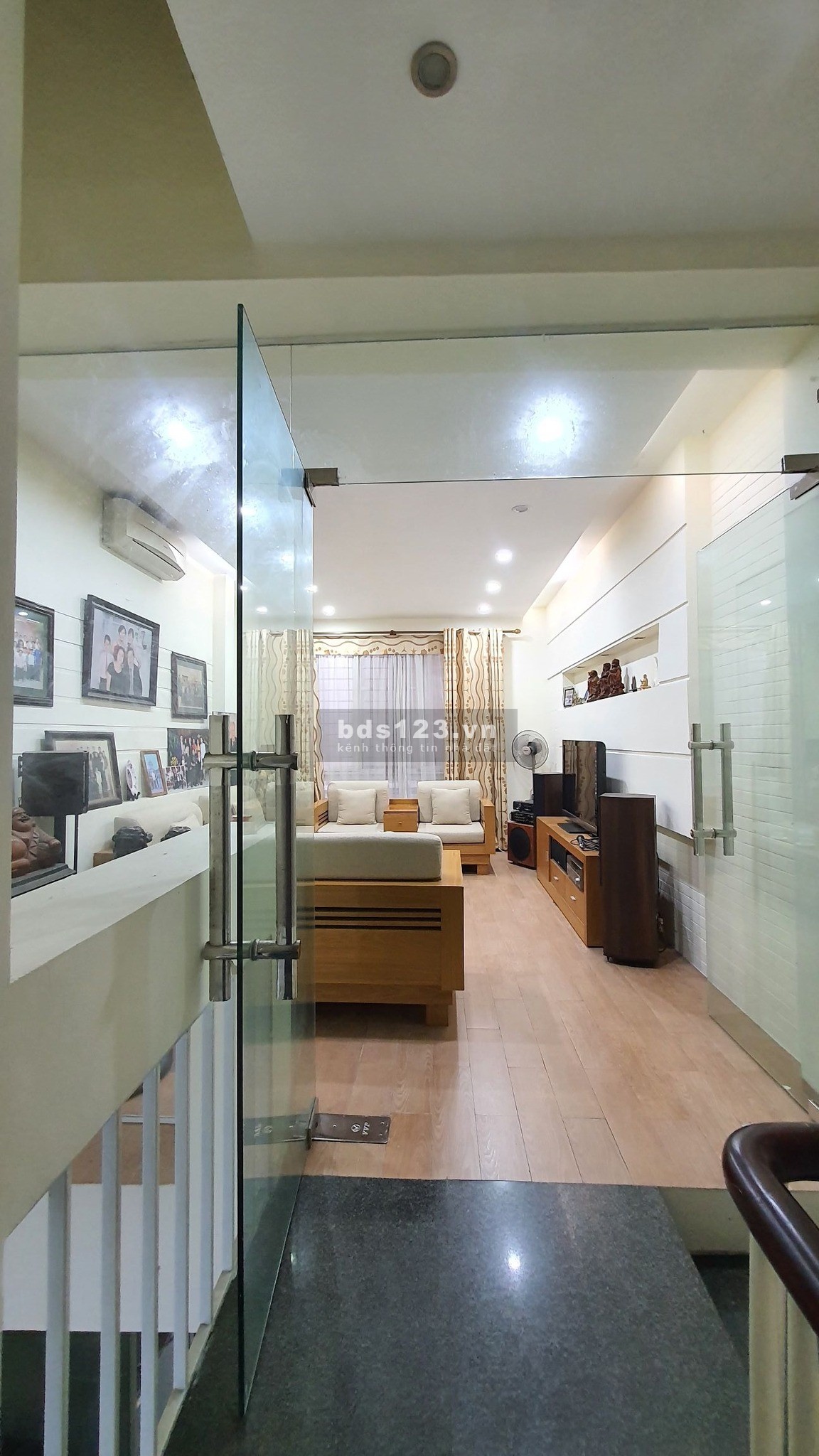 Nhà mặt ngõ Trường Chinh DT 43m² gần hồ vài chục bước ra ô tô kinh doanh