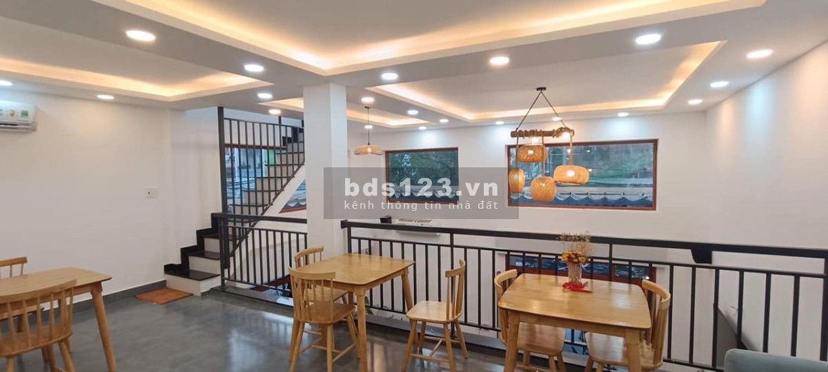 Định cư nước ngoài bán nhà nguyên căn 4 tầng đang kinh doanh giá 20.9 tỷ
