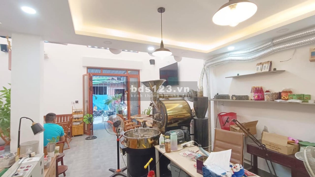 Định cư nước ngoài bán nhà nguyên căn 4 tầng đang kinh doanh giá 20.9 tỷ