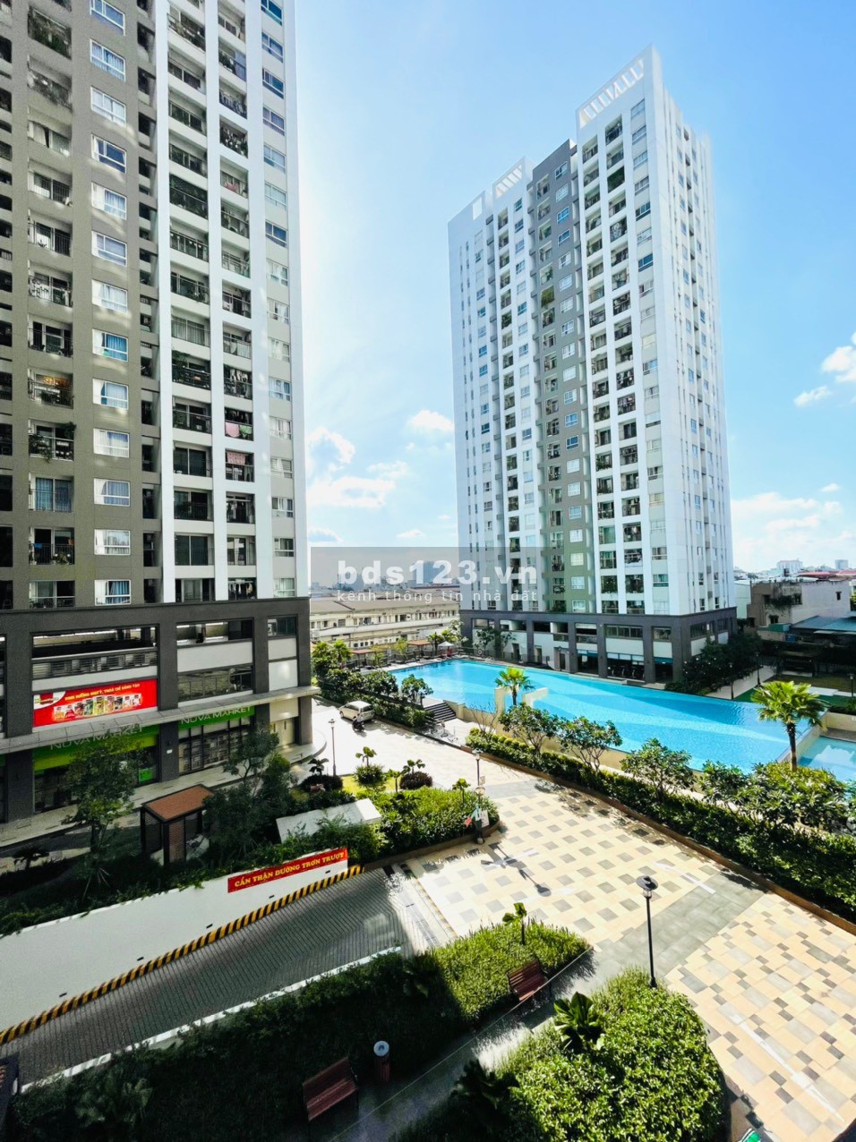 Cho thuê căn hộ Richstar Tân Phú 3PN 2WC, nội thất cơ bản, vào ở liền